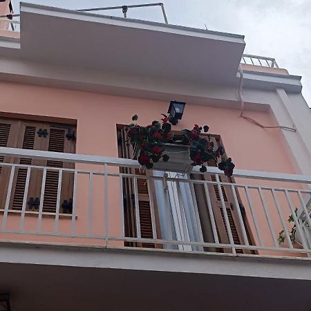 Lefterakis Place Aegina Esterno foto